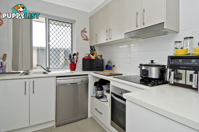 2/11 Spruce Street LOGANLEA QLD 4131