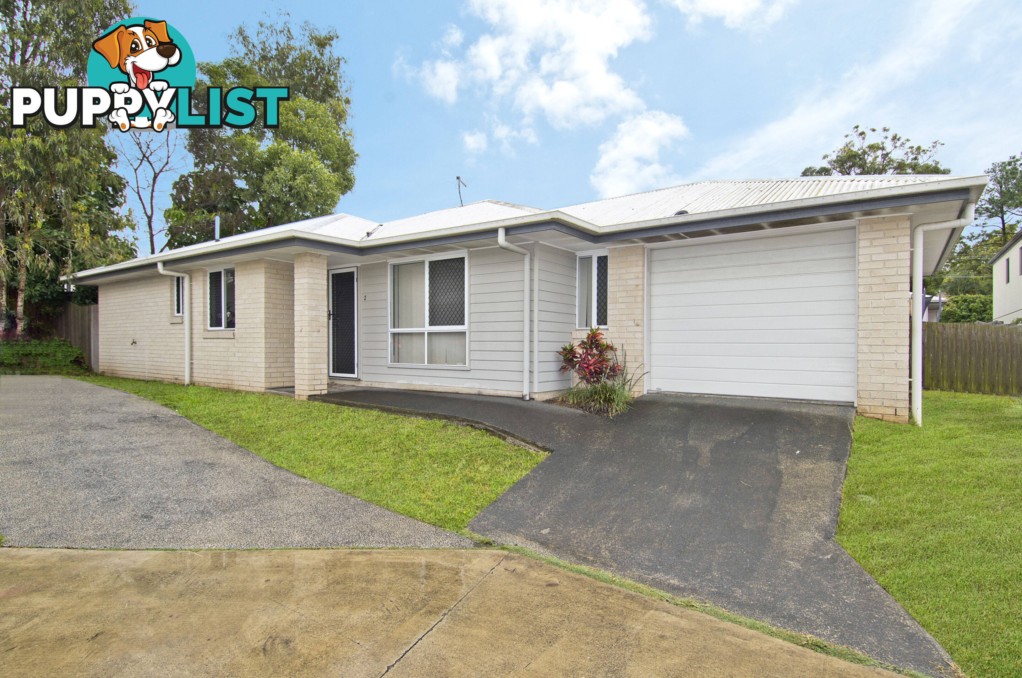 2/11 Spruce Street LOGANLEA QLD 4131