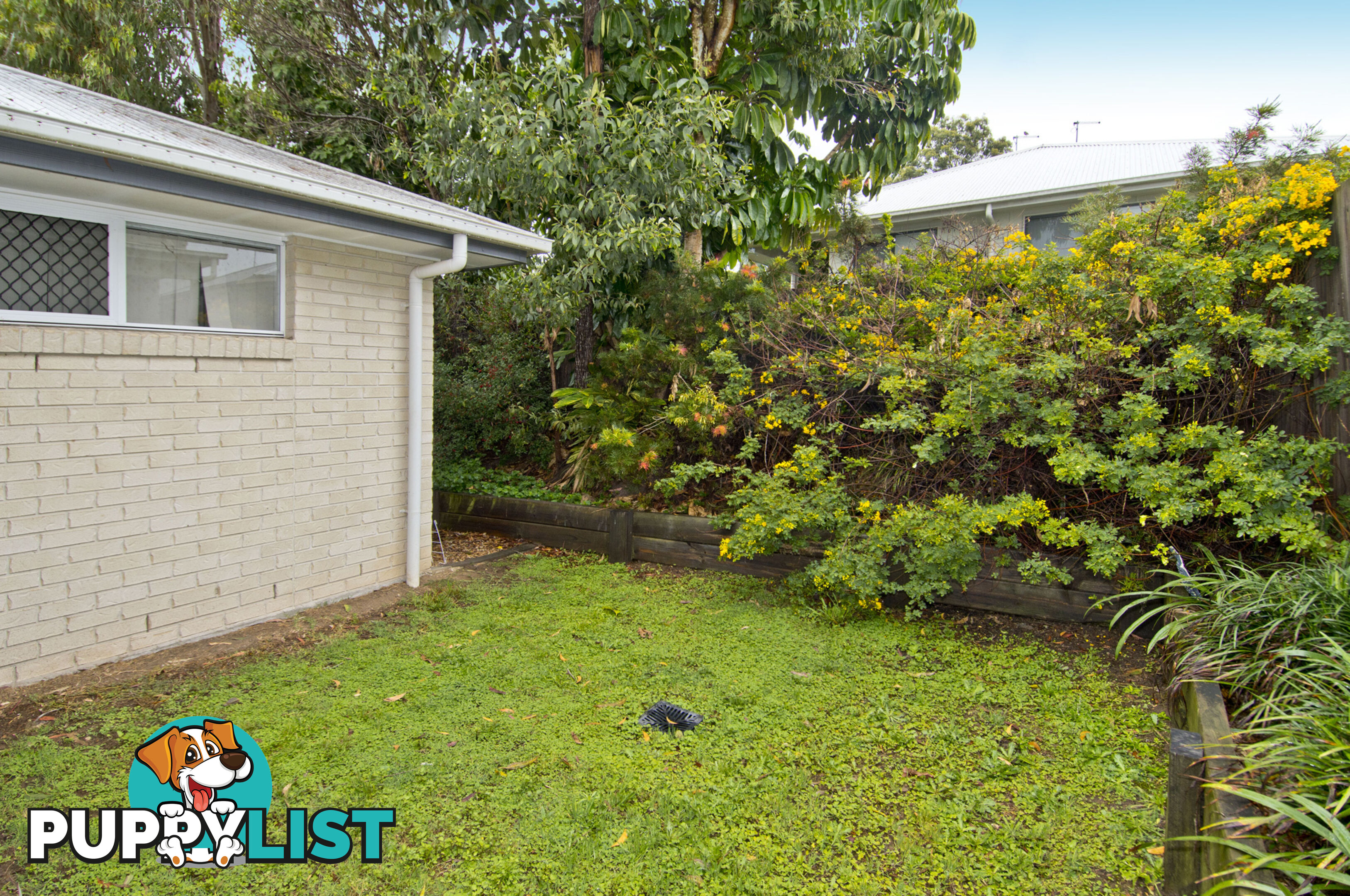 2/11 Spruce Street LOGANLEA QLD 4131