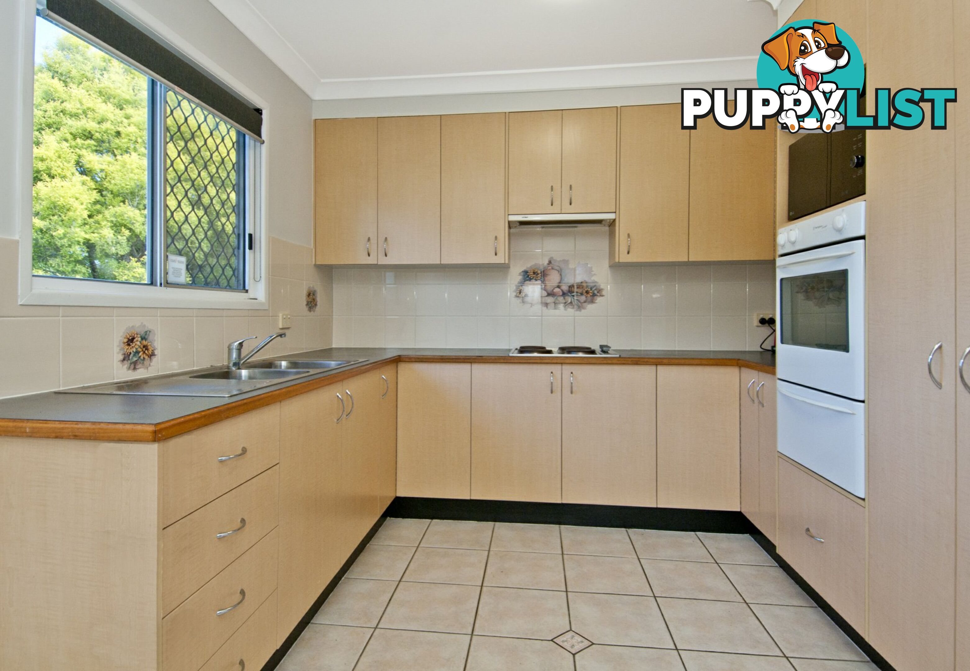 28 Hinchinbrook Avenue BETHANIA QLD 4205