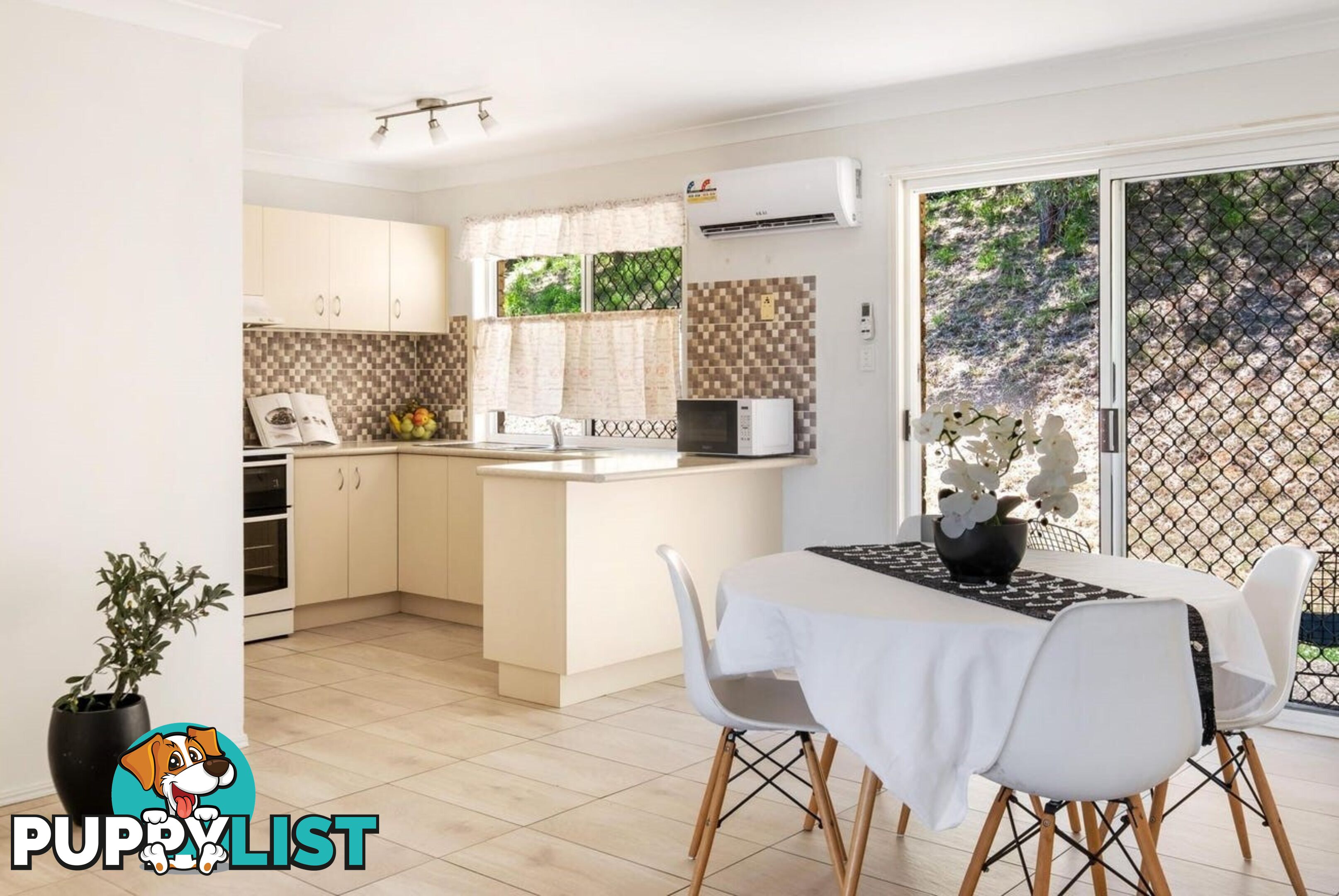 63 Solar Street BEENLEIGH QLD 4207