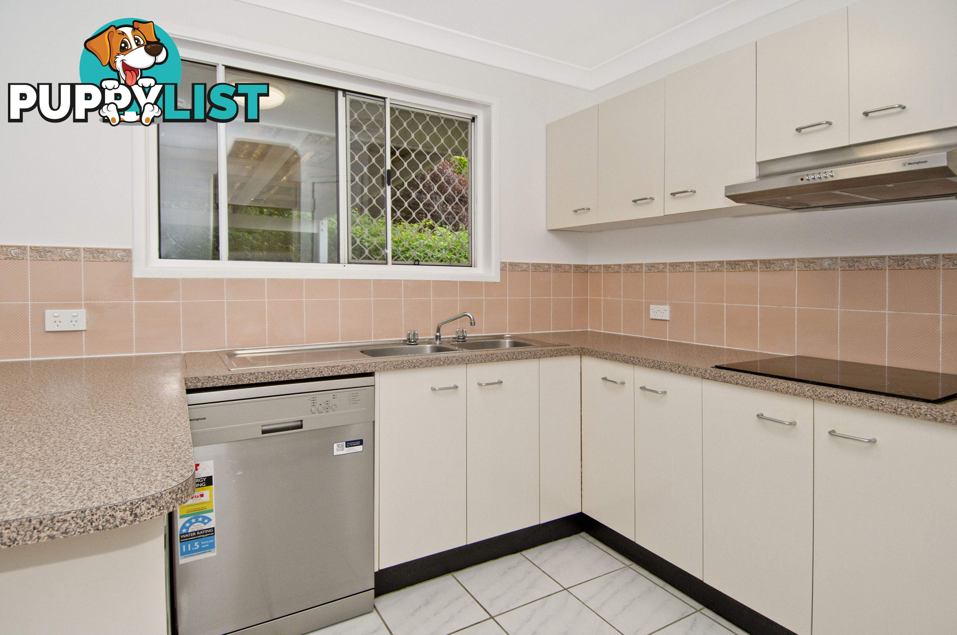 9 Melton Court EDENS LANDING QLD 4207