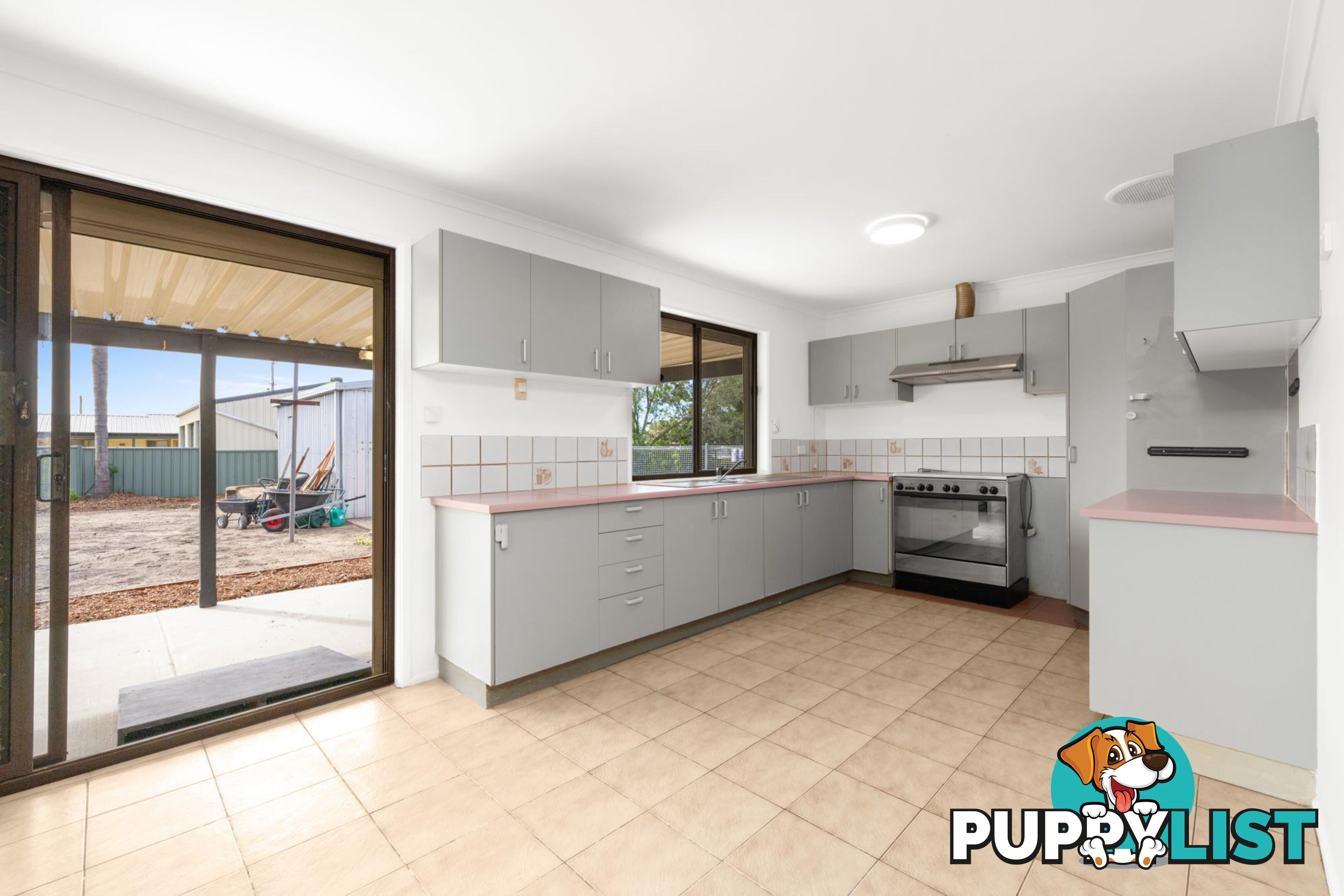93 Parliament Street BETHANIA QLD 4205