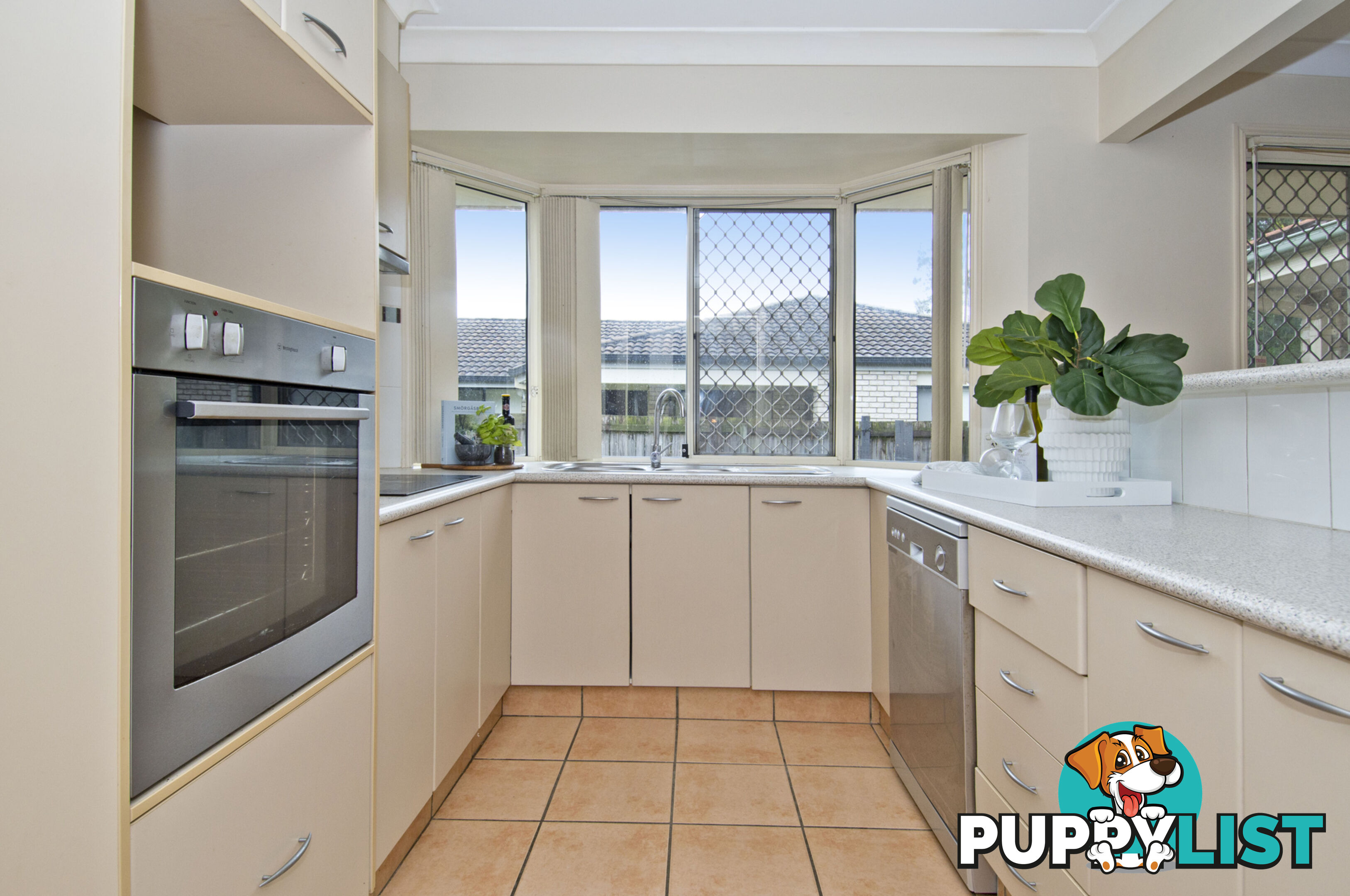 14 Mountain View Crescent MOUNT WARREN PARK QLD 4207