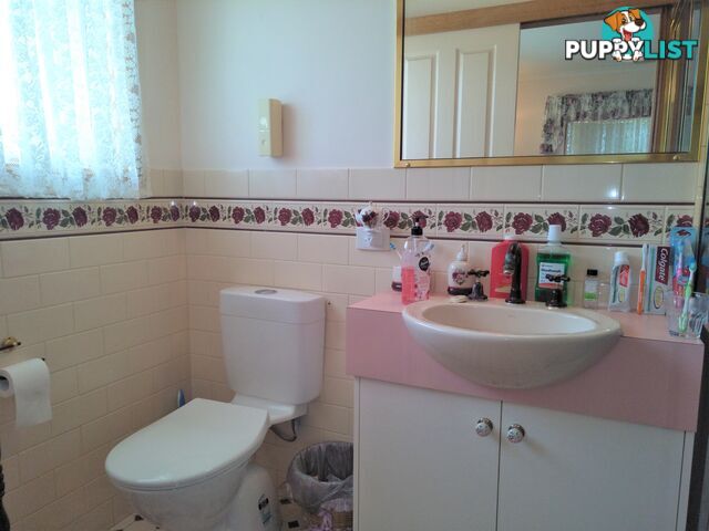 8 Richard St Biggenden QLD 4621