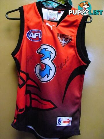 ******SIGNED*****ESSENDON FOOTBALL CLUBS PUMA SIZE