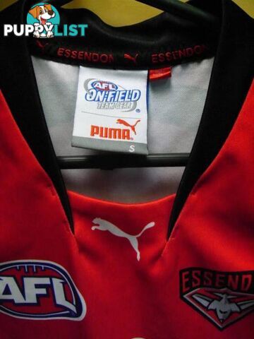 ******SIGNED*****ESSENDON FOOTBALL CLUBS PUMA SIZE