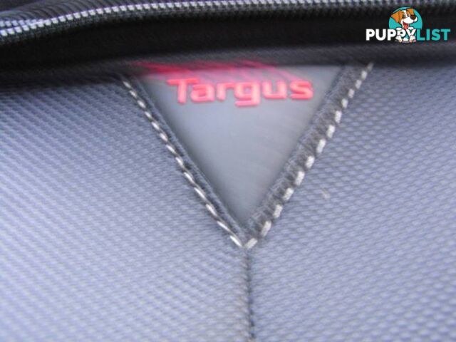 new large 17" targus laptop bag