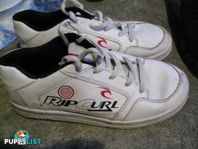 RIP CURL LEATHER SHOES RUNNERS SIZE 6 VGC