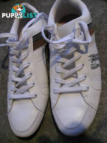 NEW LEVIS SOFT LEATHER SHOES SIZE 11