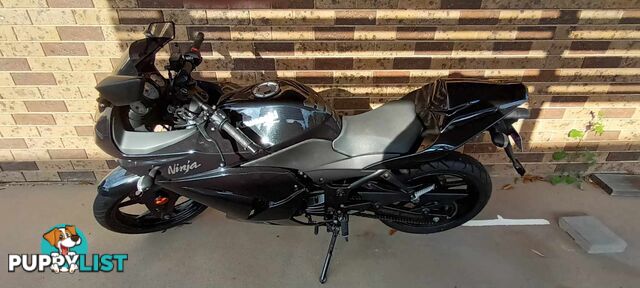 2011 Kawasaki Ninja 250R (EX250J) LOW km.
