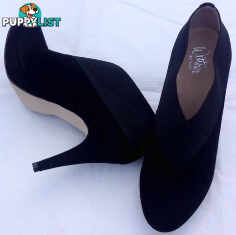 Gorgeous " Wittner " Black Suede Heels