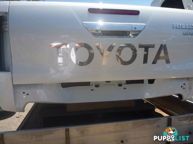 2022 Toyota Hilux Tailgate white $550 Other colours and Tubs available