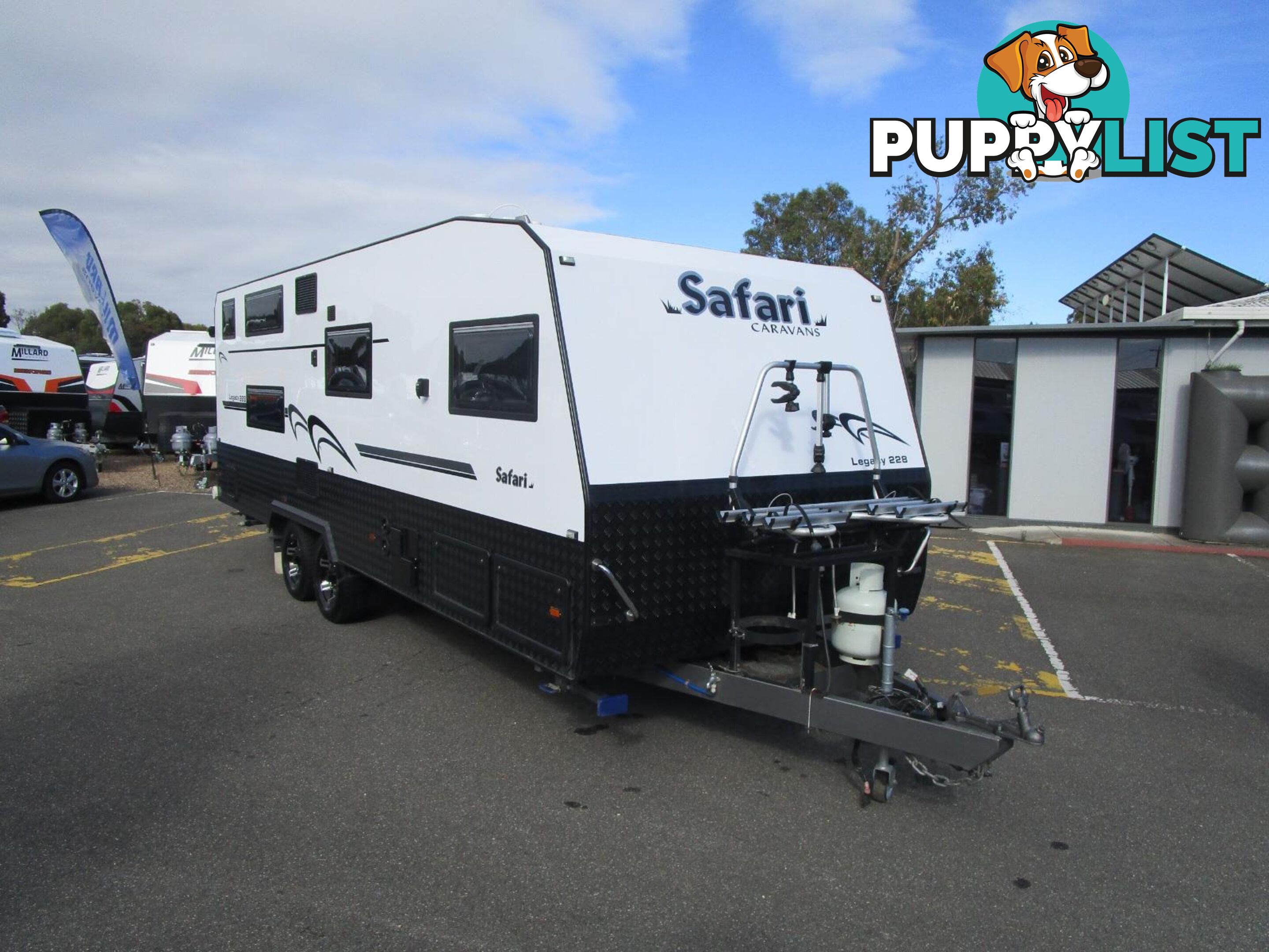 2019 SAFARI LEGACY 228   CARAVAN