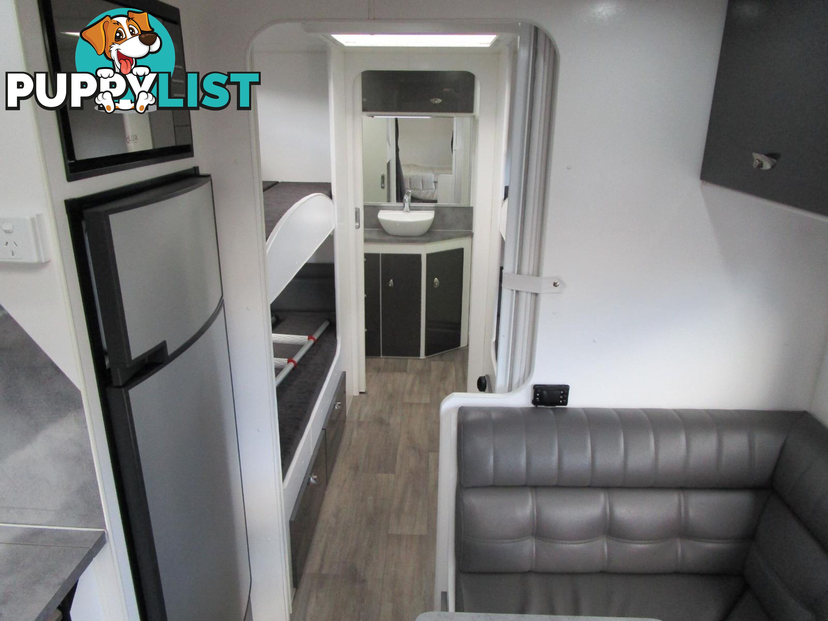 2019 SAFARI LEGACY 228   CARAVAN