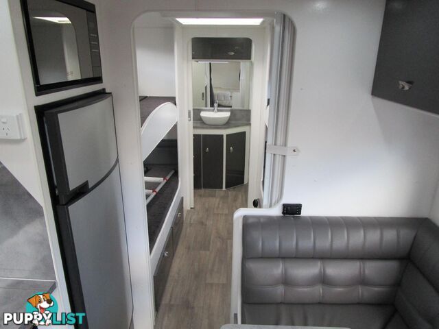 2019 SAFARI LEGACY 228   CARAVAN