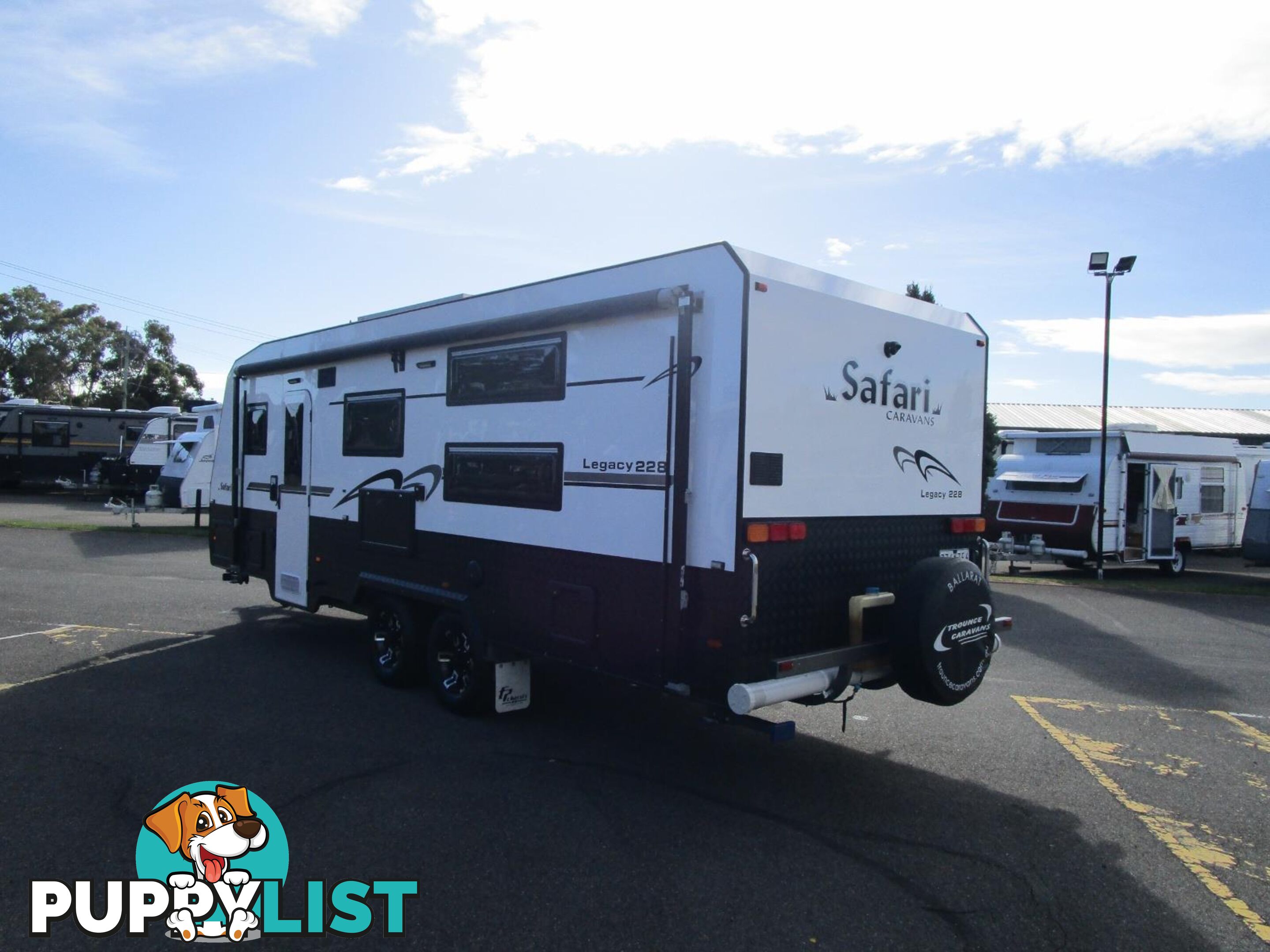 2019 SAFARI LEGACY 228   CARAVAN