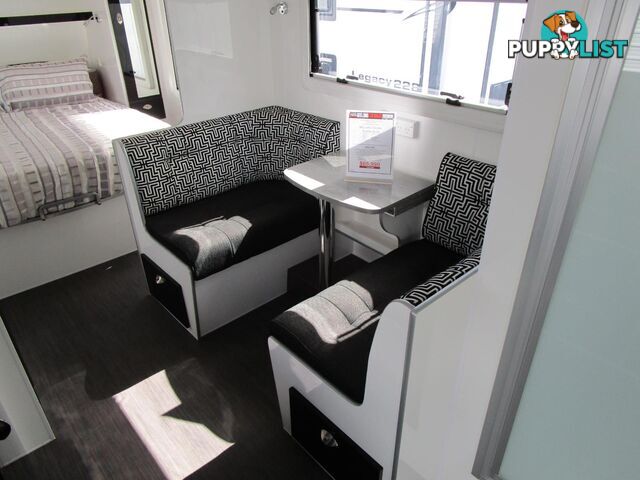 2019 Millard TOURA 19'6 COMBO BUNK   CARAVAN