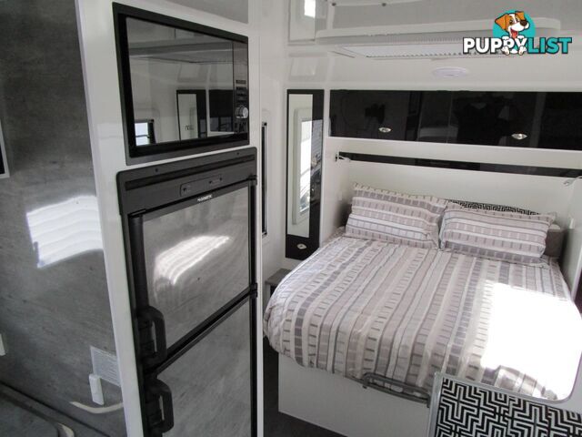 2019 Millard TOURA 19'6 COMBO BUNK   CARAVAN