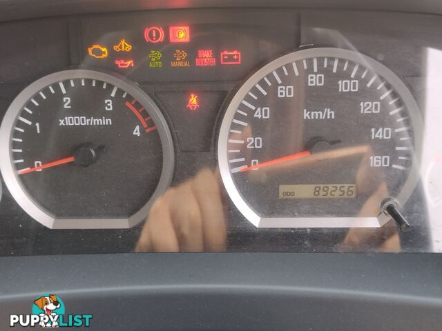 2013 Isuzu NPR 300 Pantech Truck