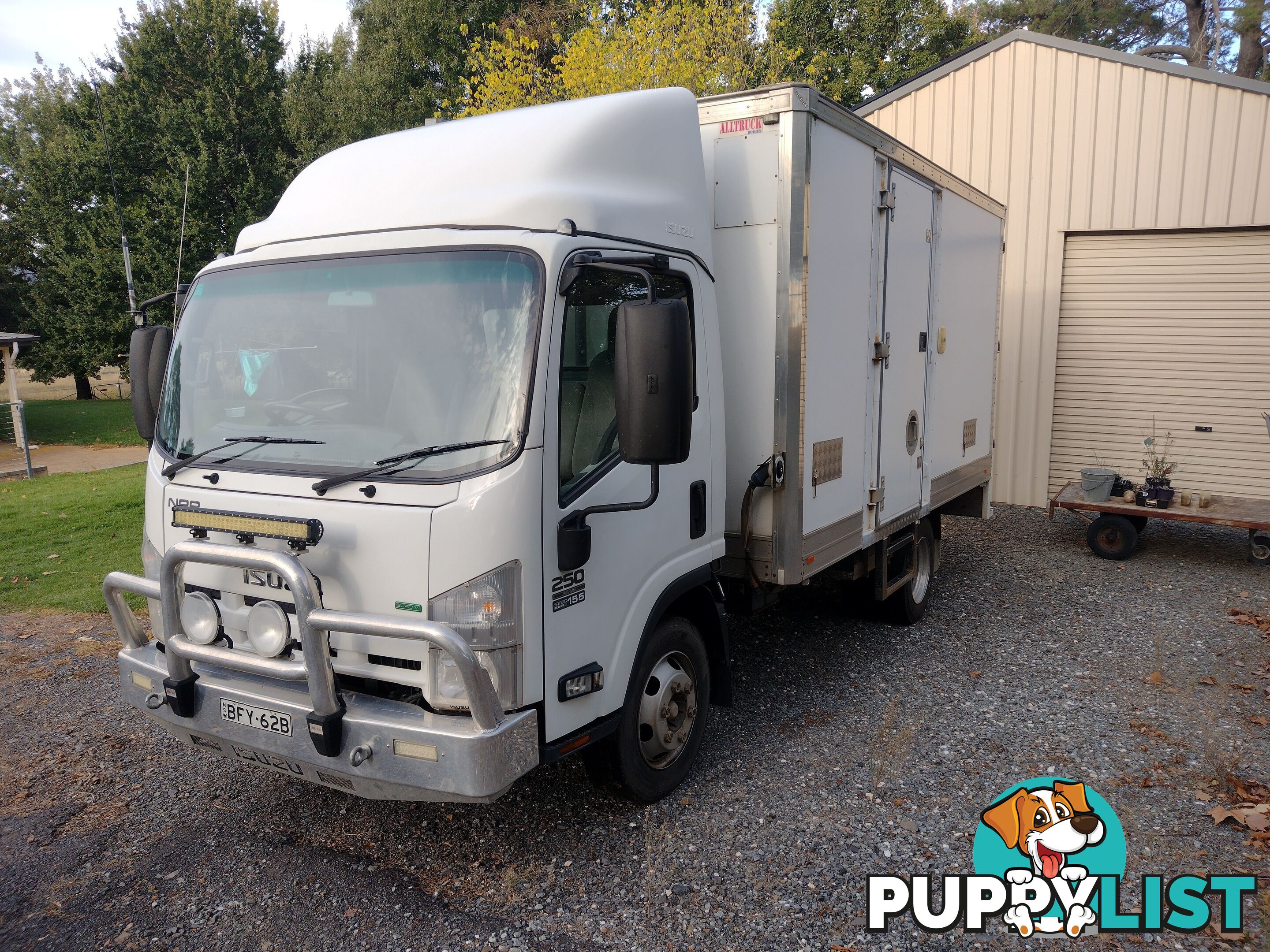 2013 Isuzu NPR 300 Pantech Truck