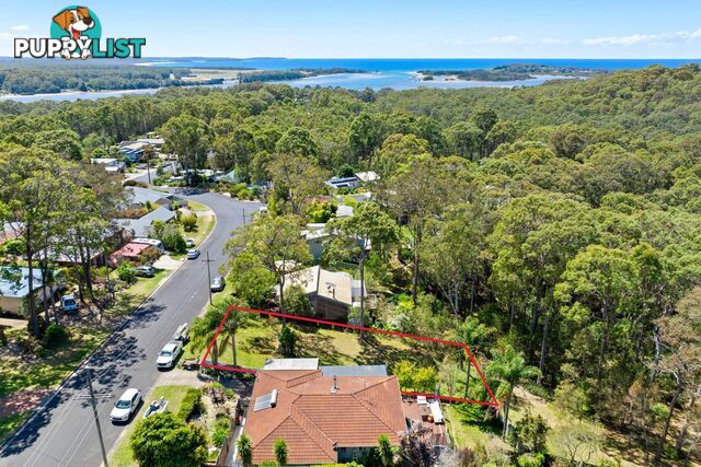 16 Crest Crescent MORUYA HEADS NSW 2537