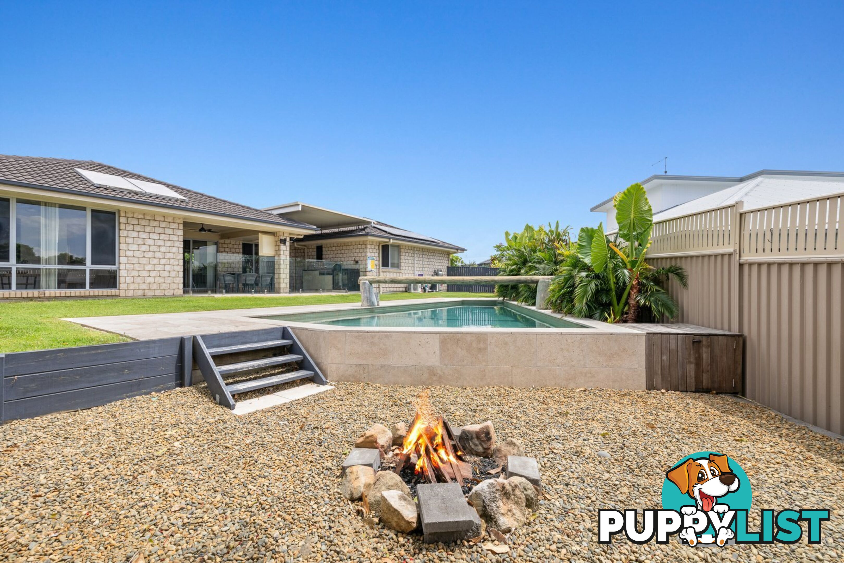 8 Narooma Street POTTSVILLE NSW 2489