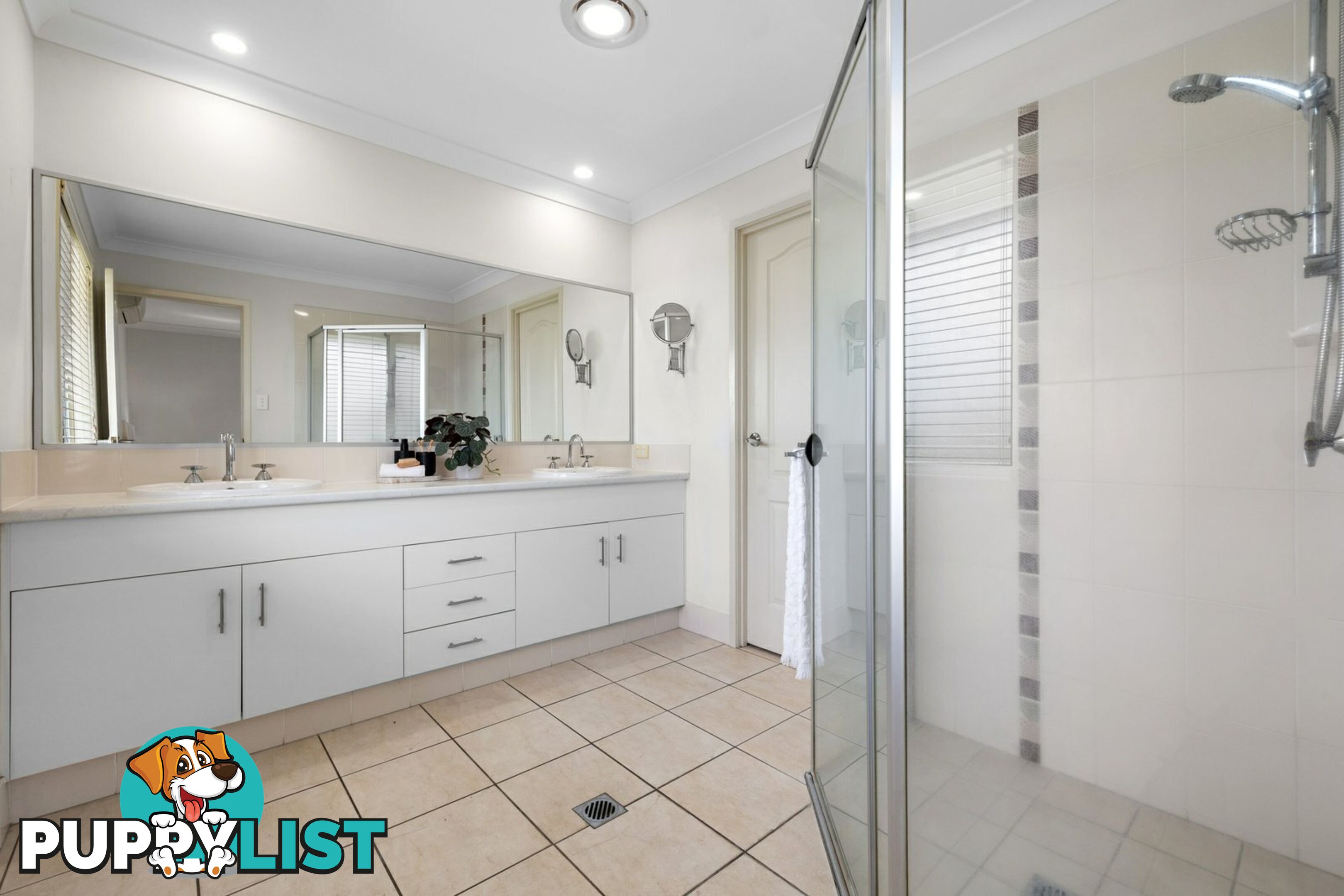 8 Narooma Street POTTSVILLE NSW 2489