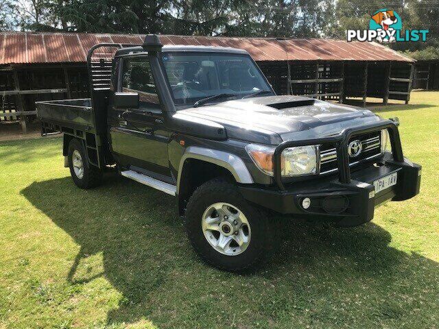 2020 TOYOTA LANDCRUISER   CAB CHASSIS