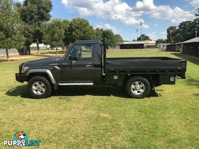 2020 TOYOTA LANDCRUISER   CAB CHASSIS