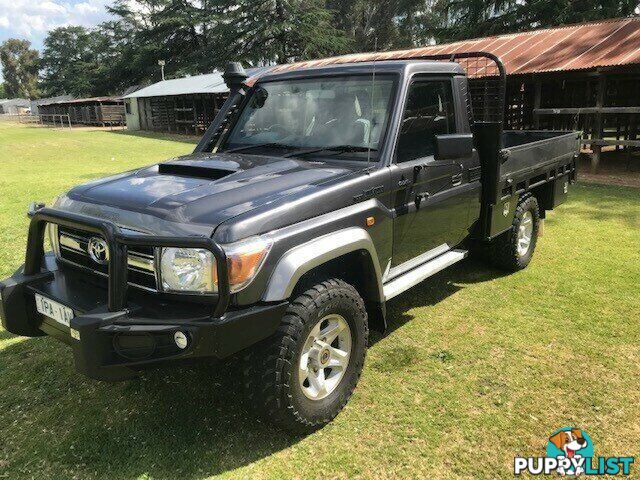 2020 TOYOTA LANDCRUISER   CAB CHASSIS