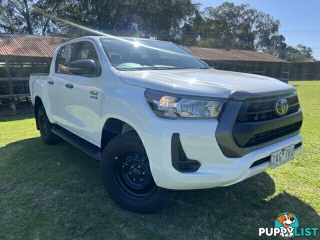 2022 TOYOTA HILUX   DUAL CAB