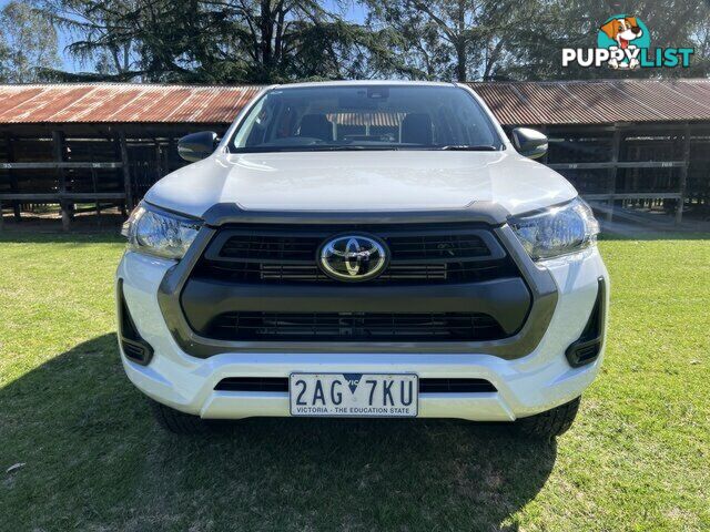 2022 TOYOTA HILUX   DUAL CAB