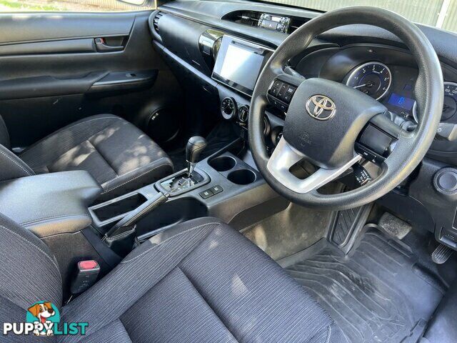 2018 TOYOTA HILUX   DUAL CAB CHASSIS