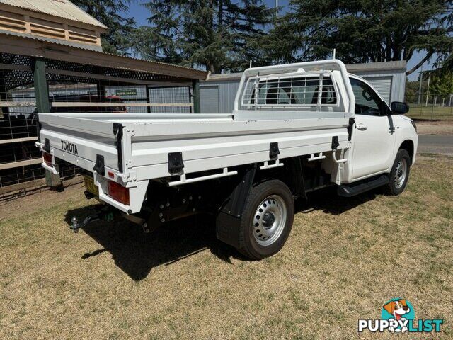 2023 TOYOTA HILUX   CAB CHASSIS