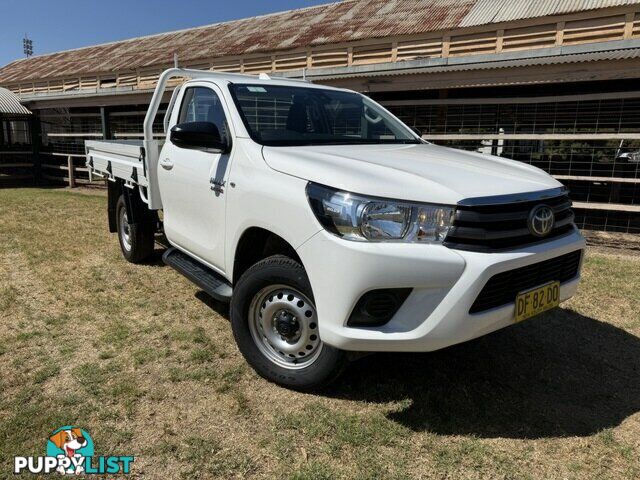 2023 TOYOTA HILUX   CAB CHASSIS