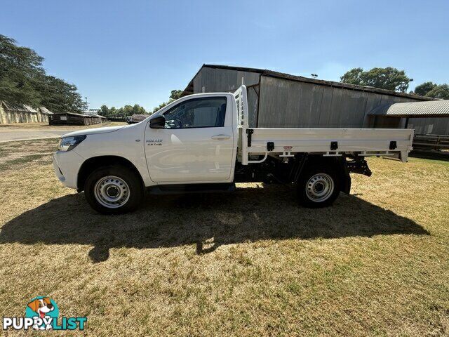 2023 TOYOTA HILUX   CAB CHASSIS