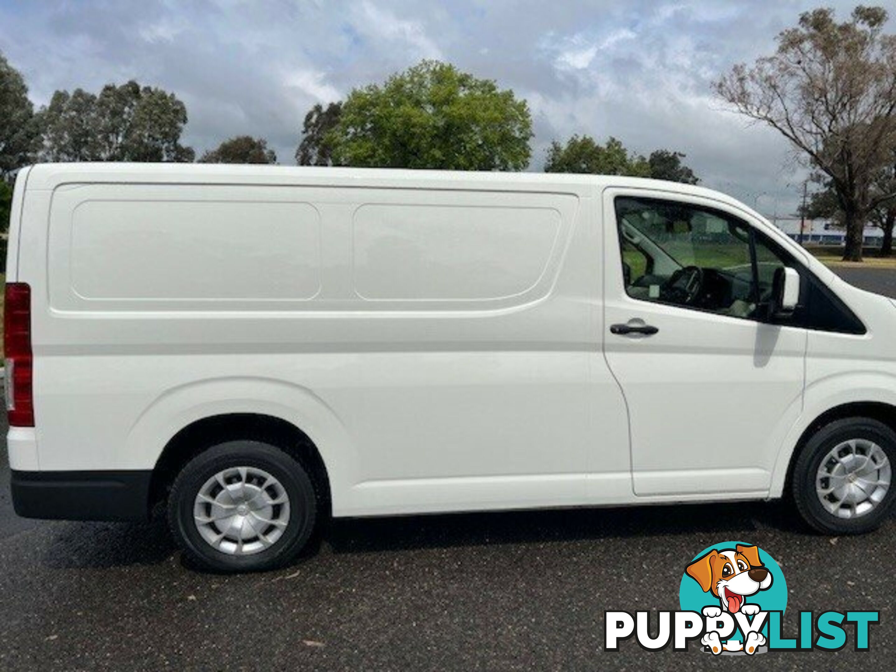 2021 TOYOTA HIACE   VAN