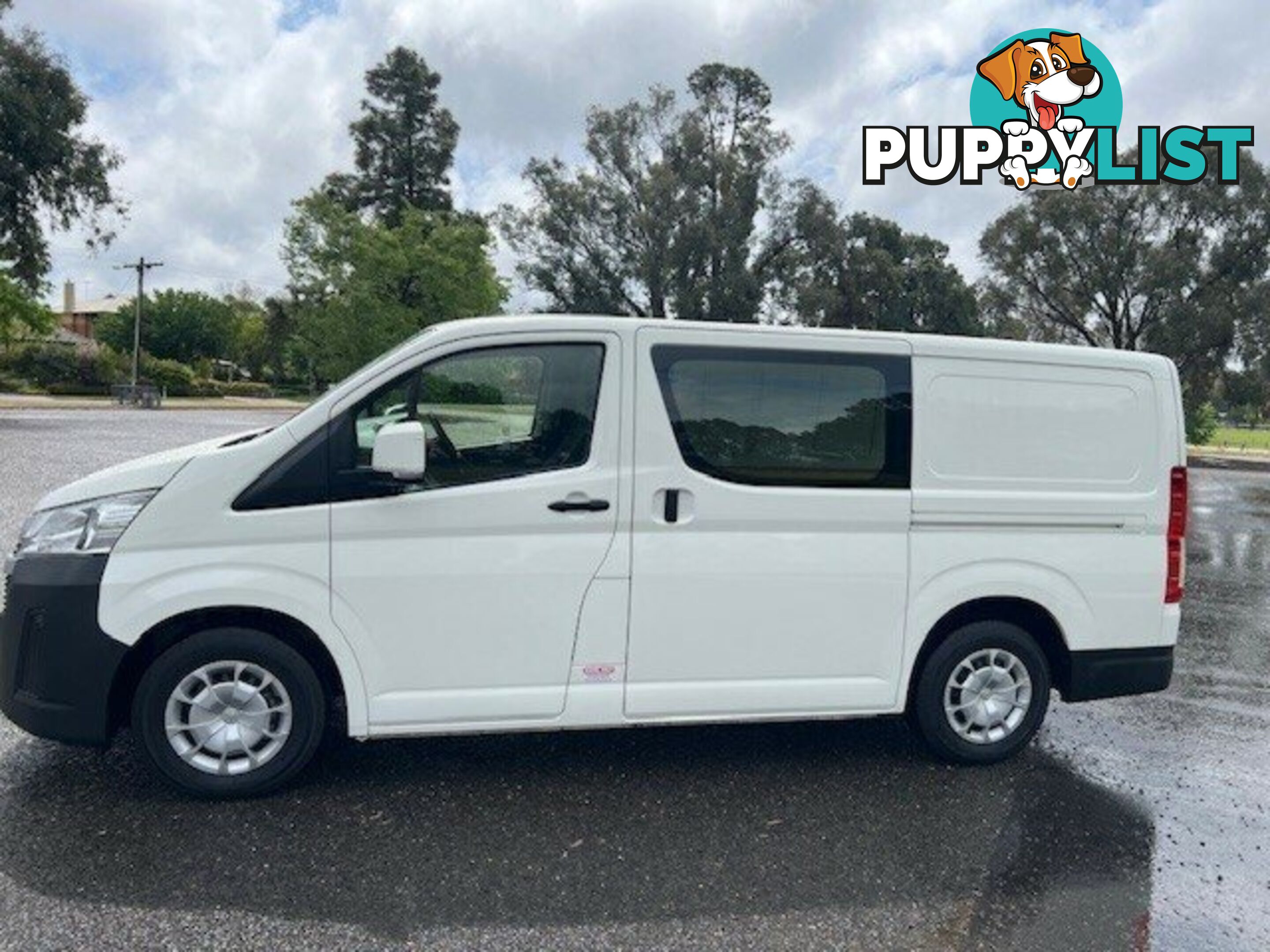 2021 TOYOTA HIACE   VAN