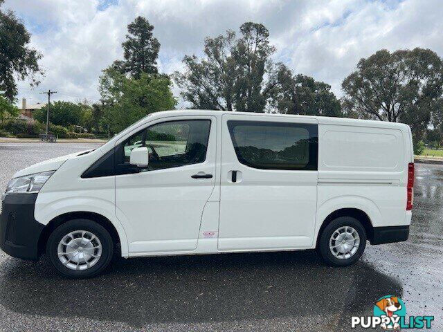 2021 TOYOTA HIACE   VAN