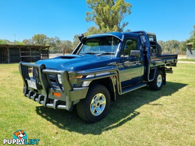 2023 TOYOTA LANDCRUISER   CAB CHASSIS