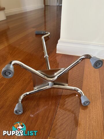 Walking Stick Quad Foot Adjustable Centred Base