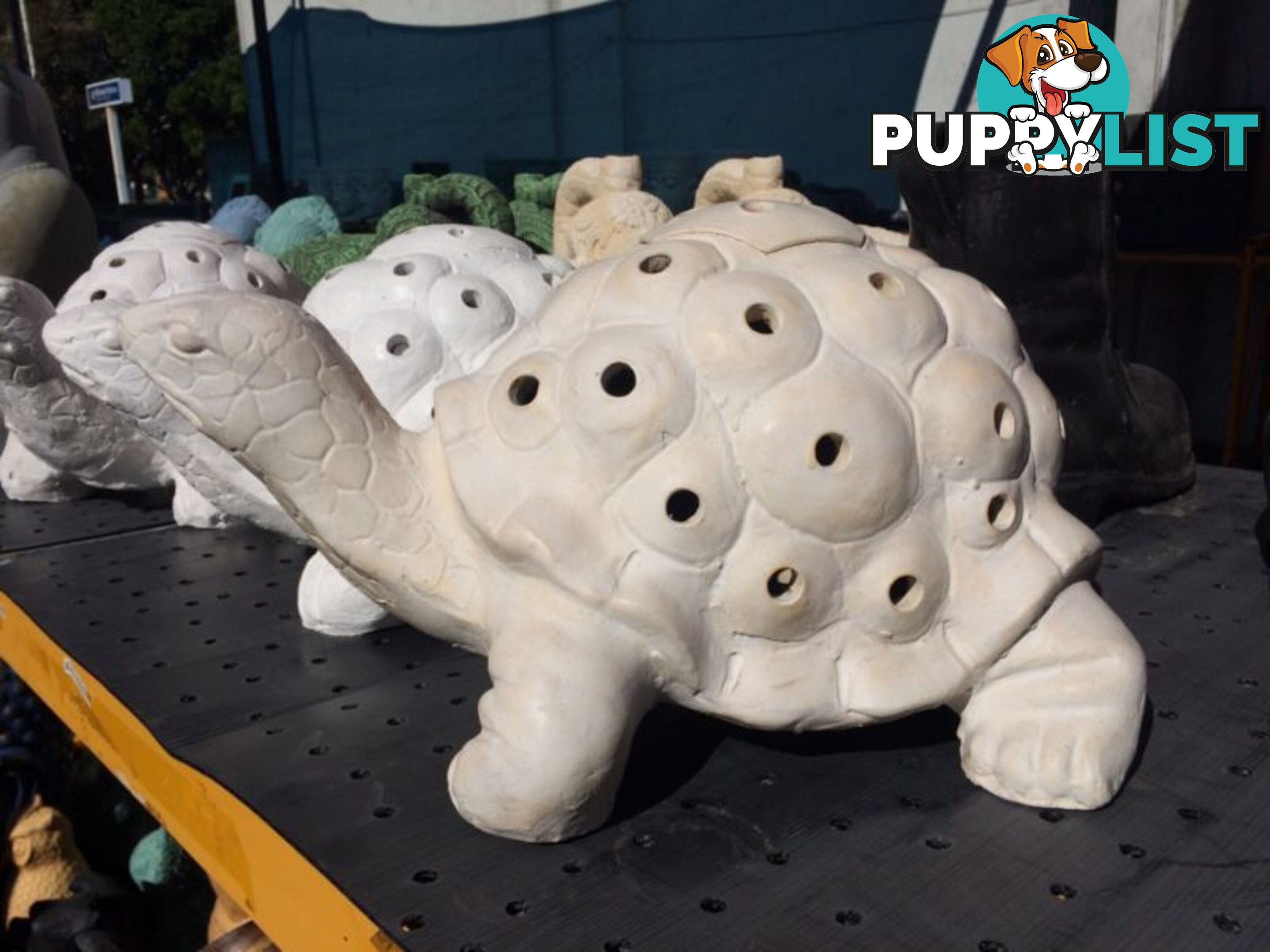 STATUE ANIMAL TURTLE WITH HOLES LANTERN (WHITE )