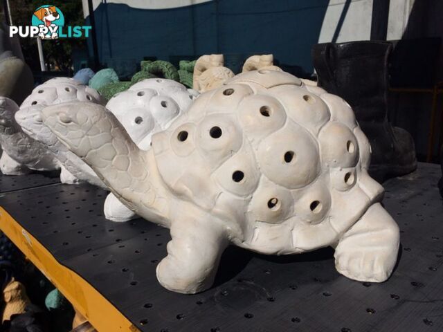 STATUE ANIMAL TURTLE WITH HOLES LANTERN (WHITE )