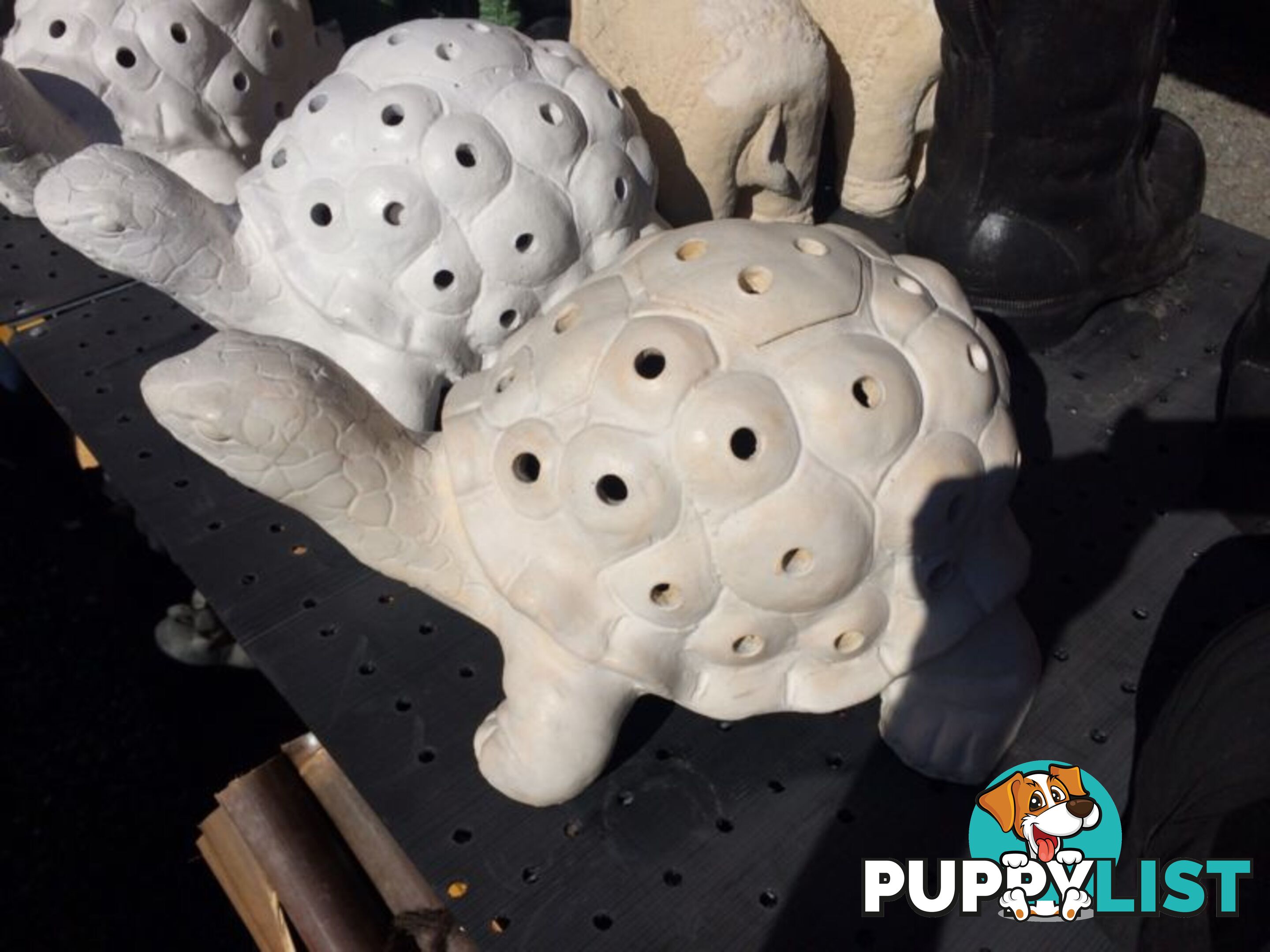 STATUE ANIMAL TURTLE WITH HOLES LANTERN (WHITE )