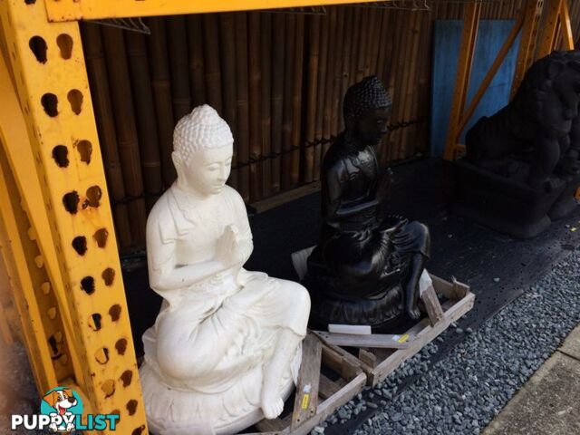 STATUE SITTING BUDDHA PRAYING 80x45x40cm (WHITE)