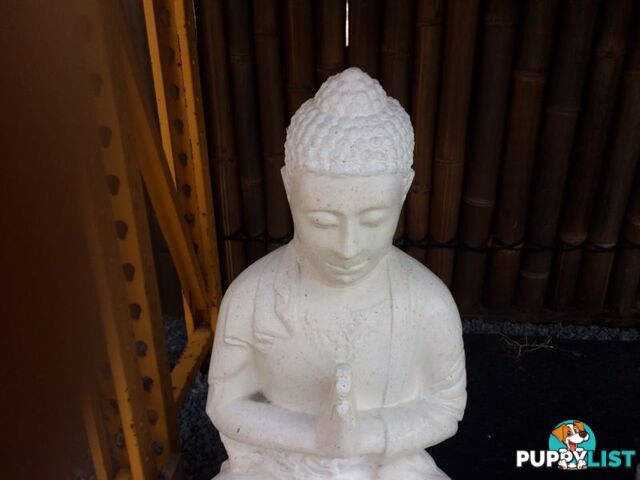 STATUE SITTING BUDDHA PRAYING 80x45x40cm (WHITE)