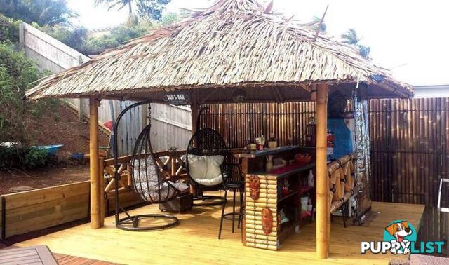 BALI HUT 2.5m x 3m - with 3 sides, includes benches and table