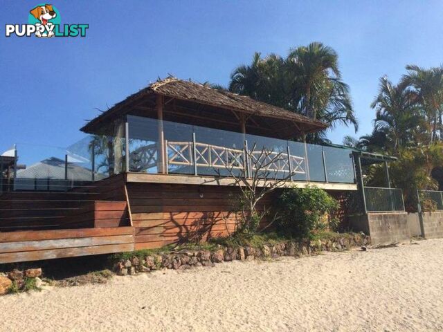 BALI HUT 2.5m x 3m - with 3 sides, includes benches and table