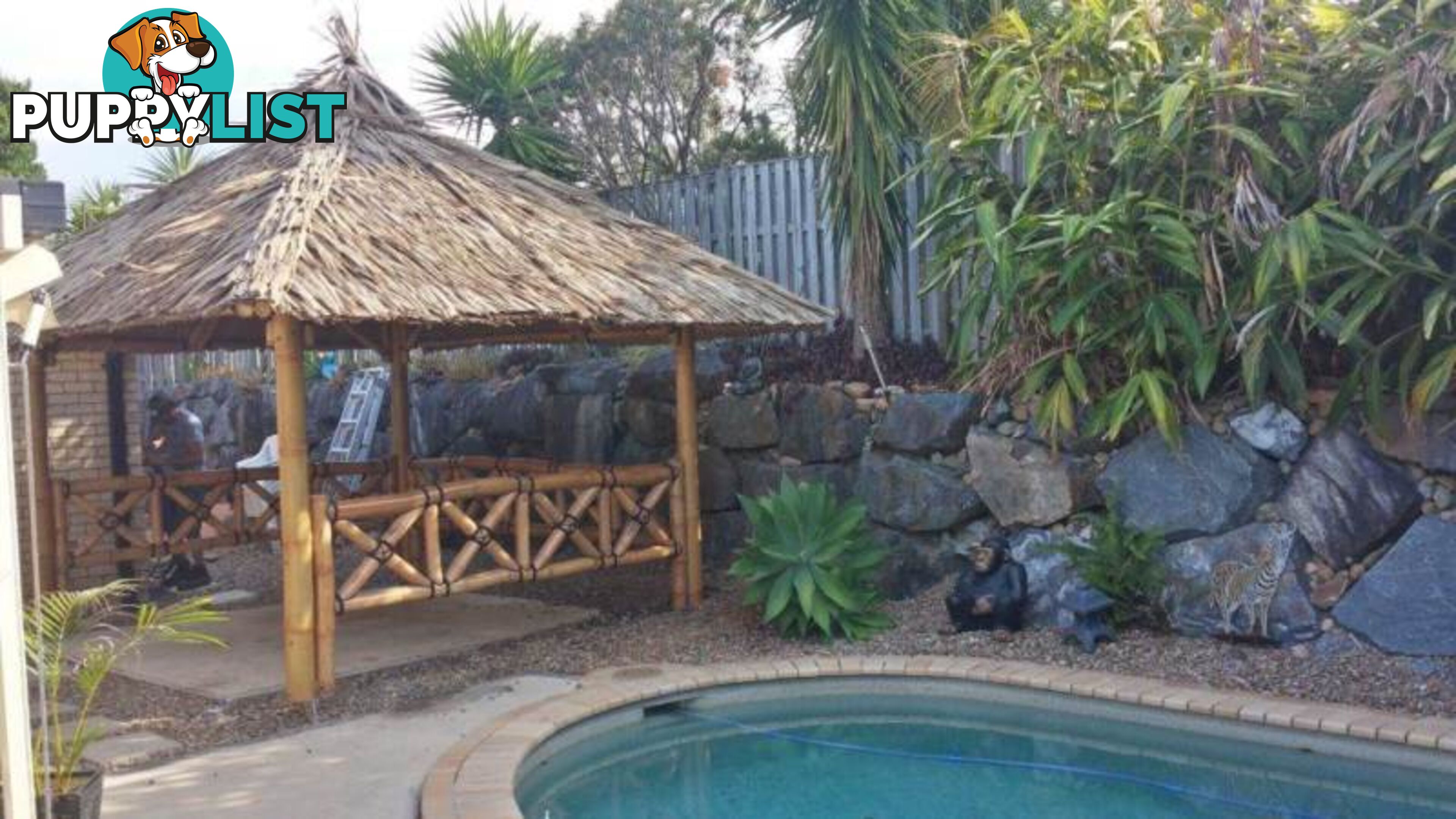 BALI HUT 2.5m x 3m - with 3 sides, includes benches and table